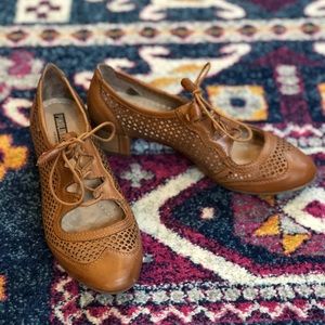 Pikolinos Saona Wing Tip Heel